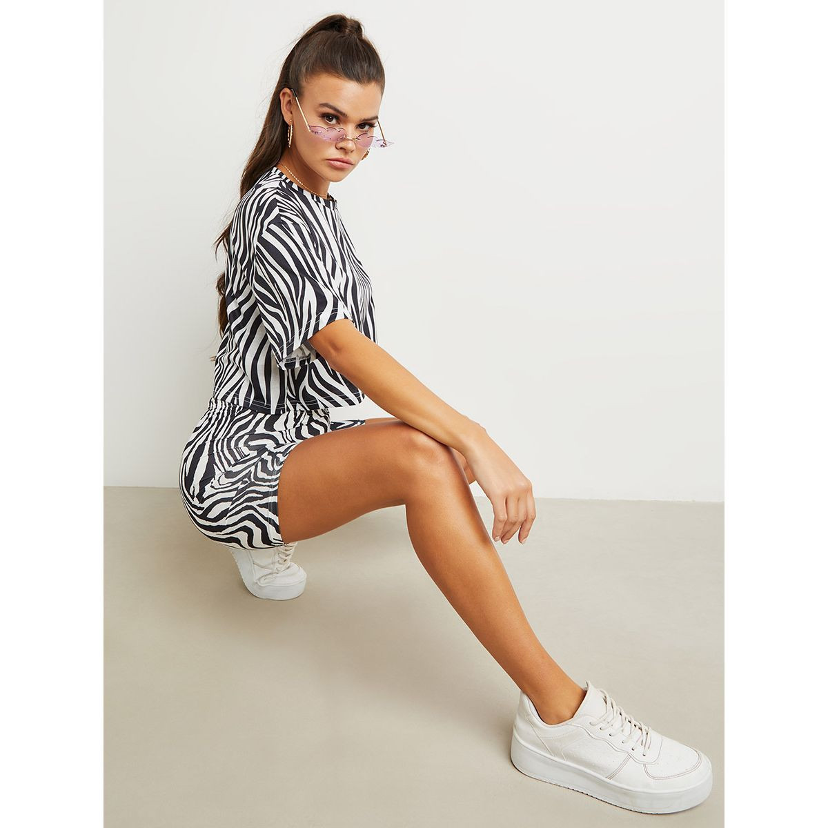 تيشيرت بطبعات جلد حيوان من ستايلي-women-clothing-tshirts-image-7