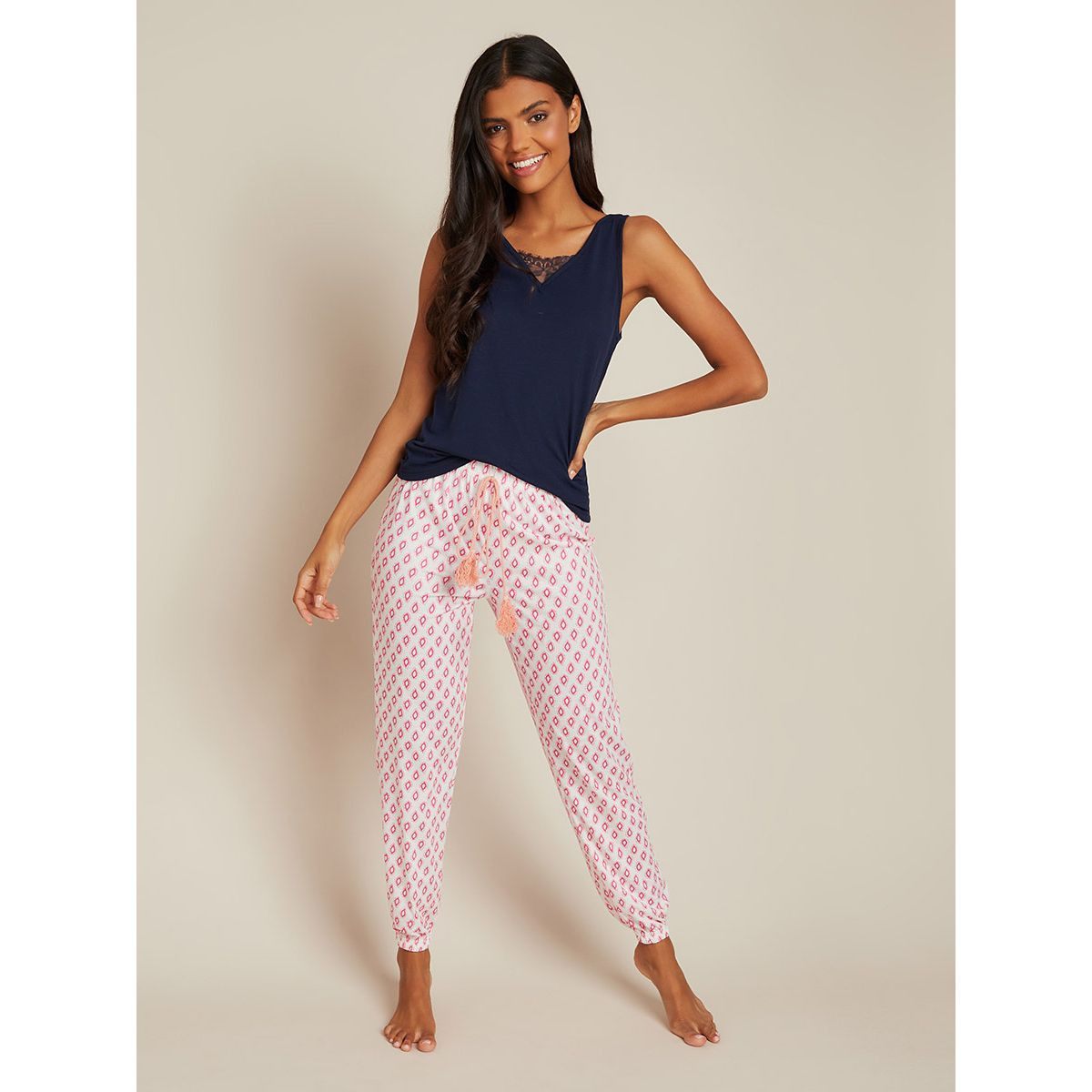 طقم بيجاما تيشيرت كت مع بنطال من ستايلي-women-clothing-nightwear-pyjamas-longsets-image-1
