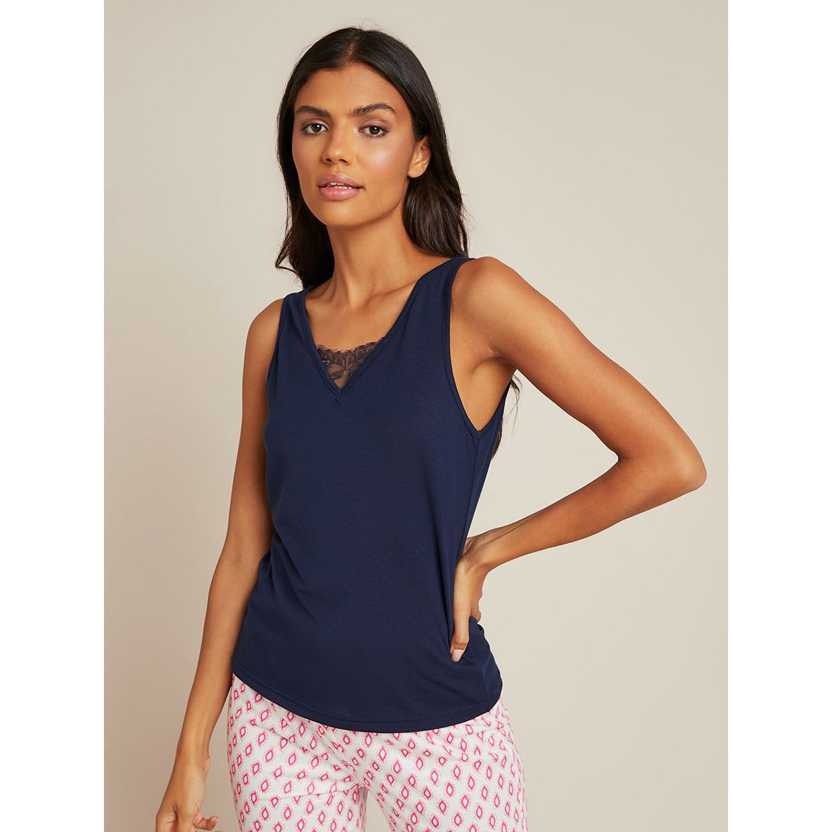 طقم بيجاما تيشيرت كت مع بنطال من ستايلي-women-clothing-nightwear-pyjamas-longsets-image-2