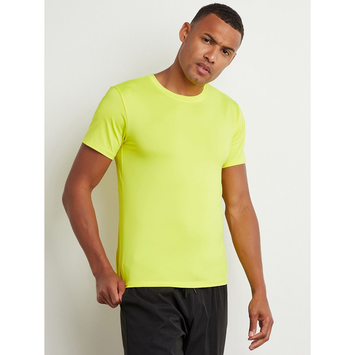 تيشيرت بقصة سلم فت من ستايلي-men-clothing-sportswearandactivewear-tshirtsandpolos-image-1