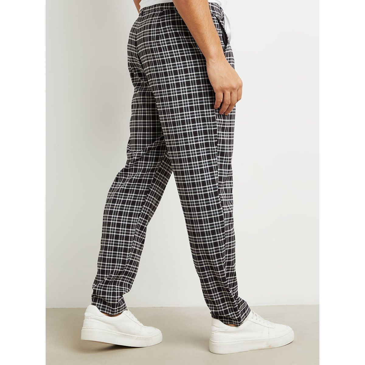 بنطال بطبعات مربعات من ستايلي-men-clothing-bottoms-trousersandchinos-trousers-image-3