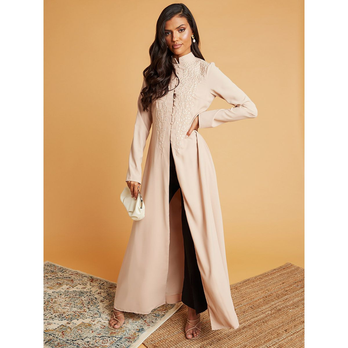 عباية مزينة بتطريزات من ستايلي-women-arabicclothing-abayas-image-2