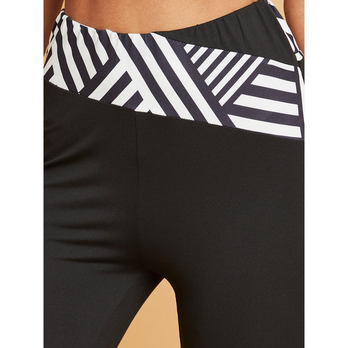 ليقنر مخطط من ستايلي-women-clothing-leggings-image-3