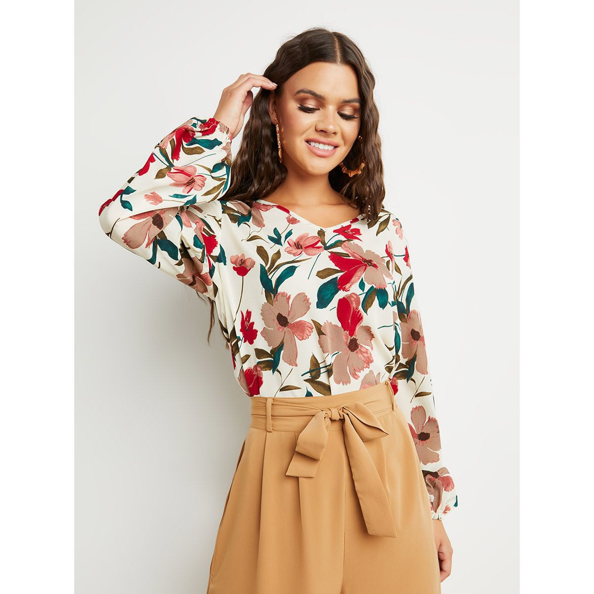 بلوزة بطبعات ازهار من ستايلي-women-clothing-shirtsandblouses-blouses-image-1