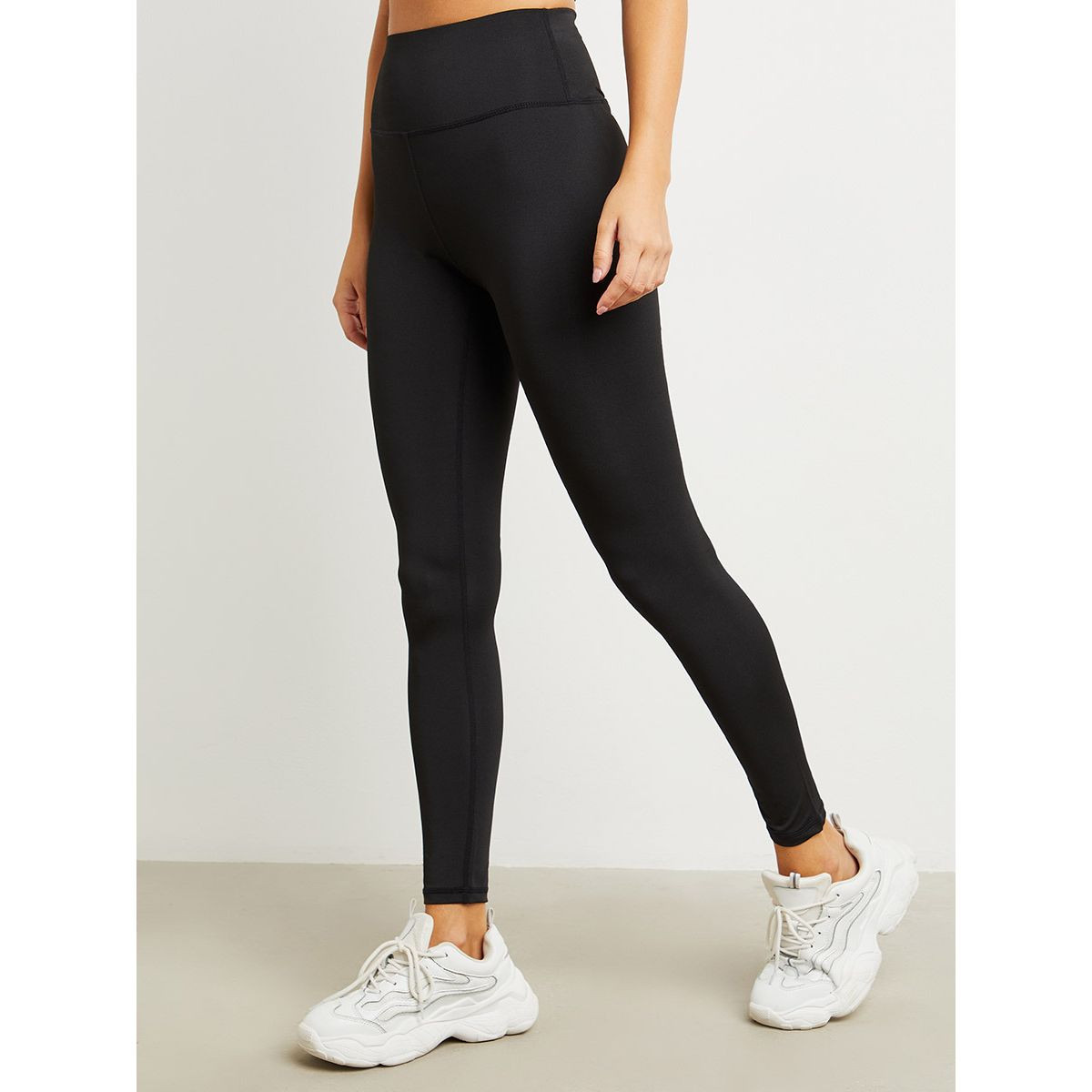 طقم رياضي (صدرية + ليقنز) من ستايلي-women-clothing-sportswearandactivewear-sportsbras-image-4