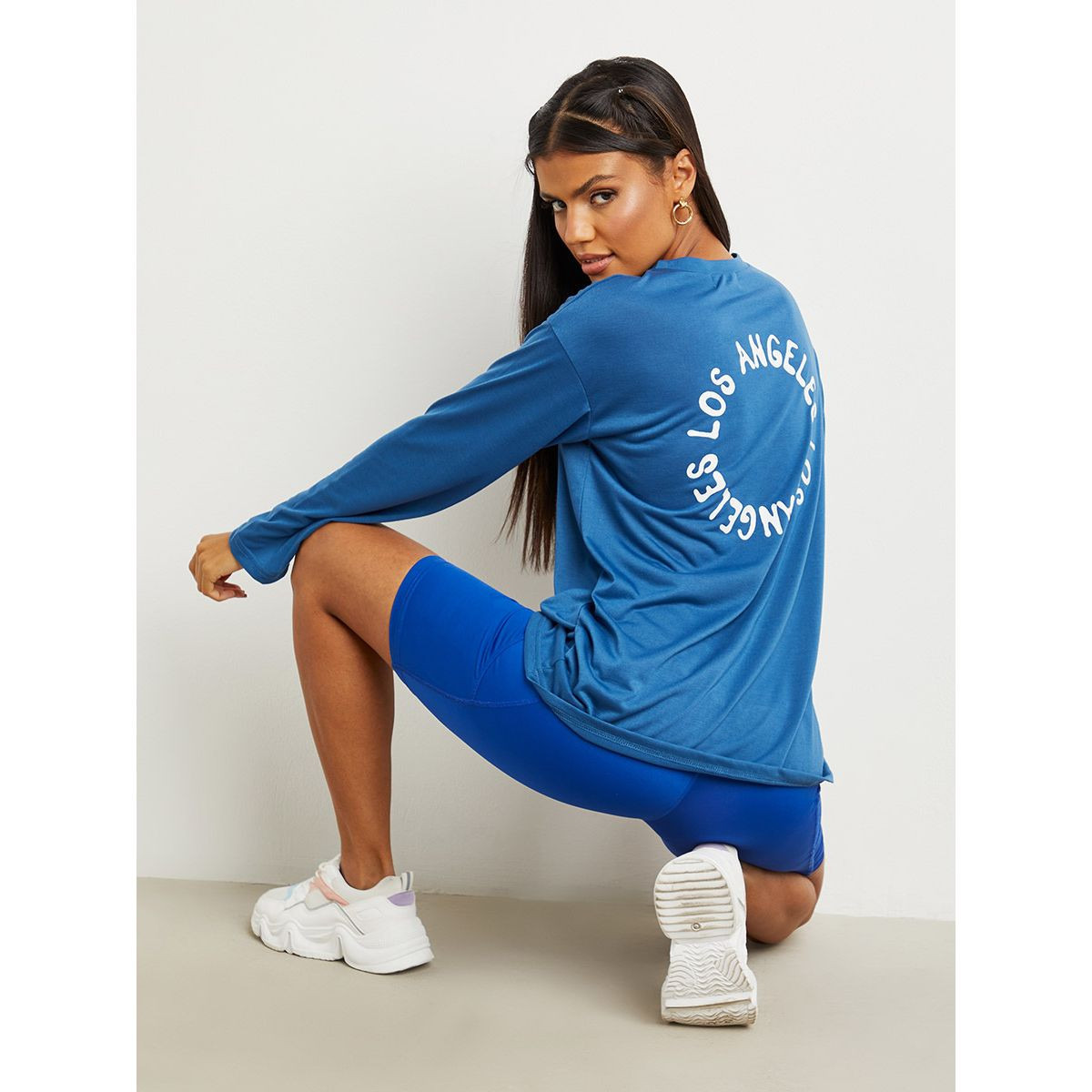 تيشيرت طويل بطبعة من الخلف من ستايلي-women-clothing-tshirts-image-5