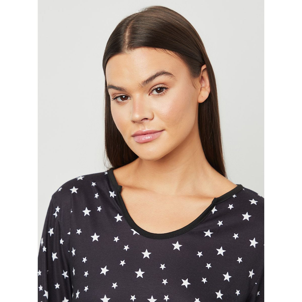 طقم بيجاما تيشيرت مع بنطال من ستايلي-women-clothing-nightwear-pyjamas-longsets-image-4