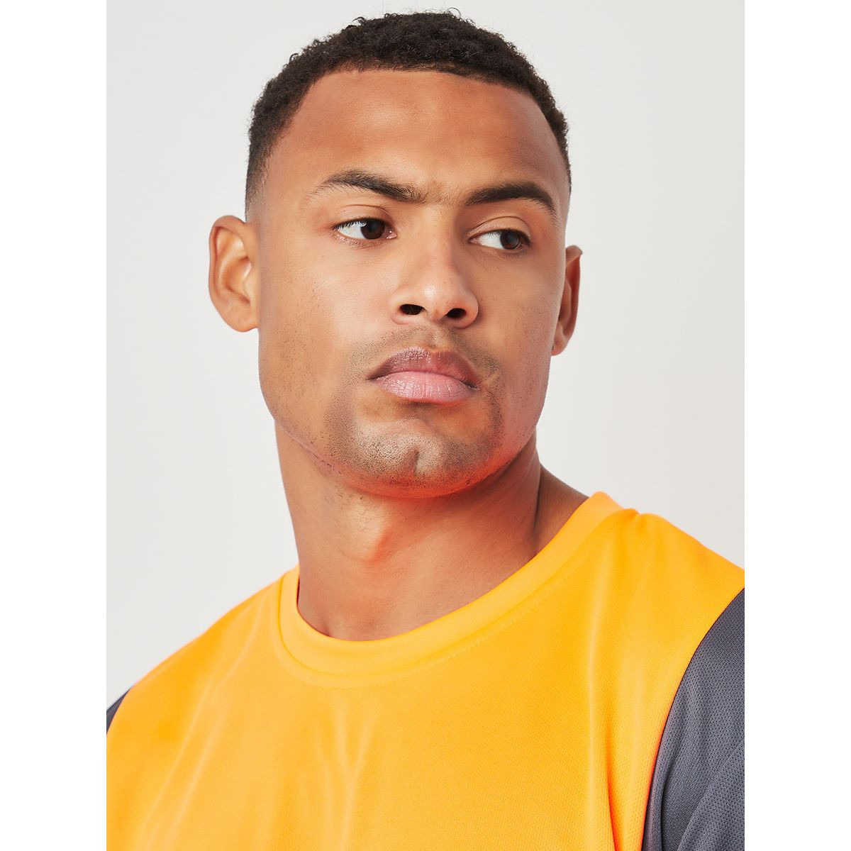 FreeRun Colorblock Short Sleeves Active T-shirt-men-clothing-sportswearandactivewear-tshirtsandpolos-image-3