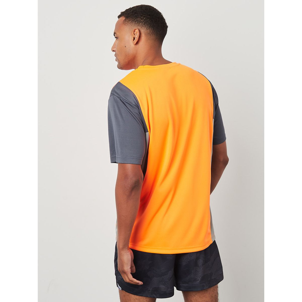 تيشيرت رياضي مطبع بأكمام قصيرة من فري ران-men-clothing-sportswearandactivewear-tshirtsandpolos-image-4