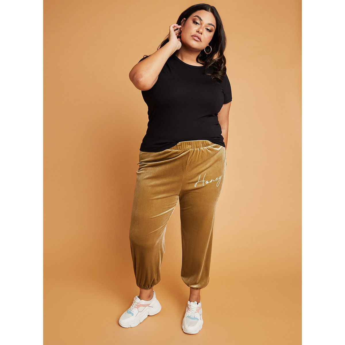 بنطال مخمل بطبعة كتابة من ستايلي-women-clothing-bottoms-trousers-image-2