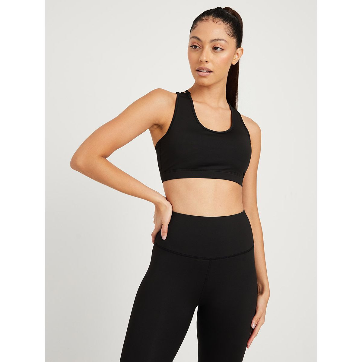طقم من 3 ( صدرية + ليقنز + بلوزة بلا اكمام ) من ستايلي-women-clothing-sportswearandactivewear-sportsbras-image-2
