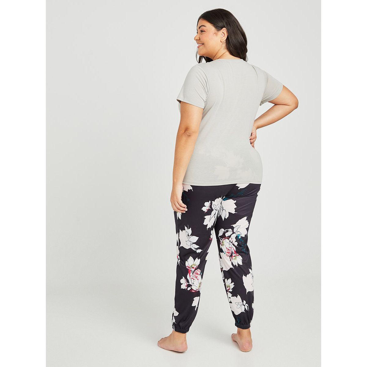 طقم بيجاما ( تيشيرت + بنطال ) من ستايلي-women-clothing-nightwear-pyjamas-longsets-image-2
