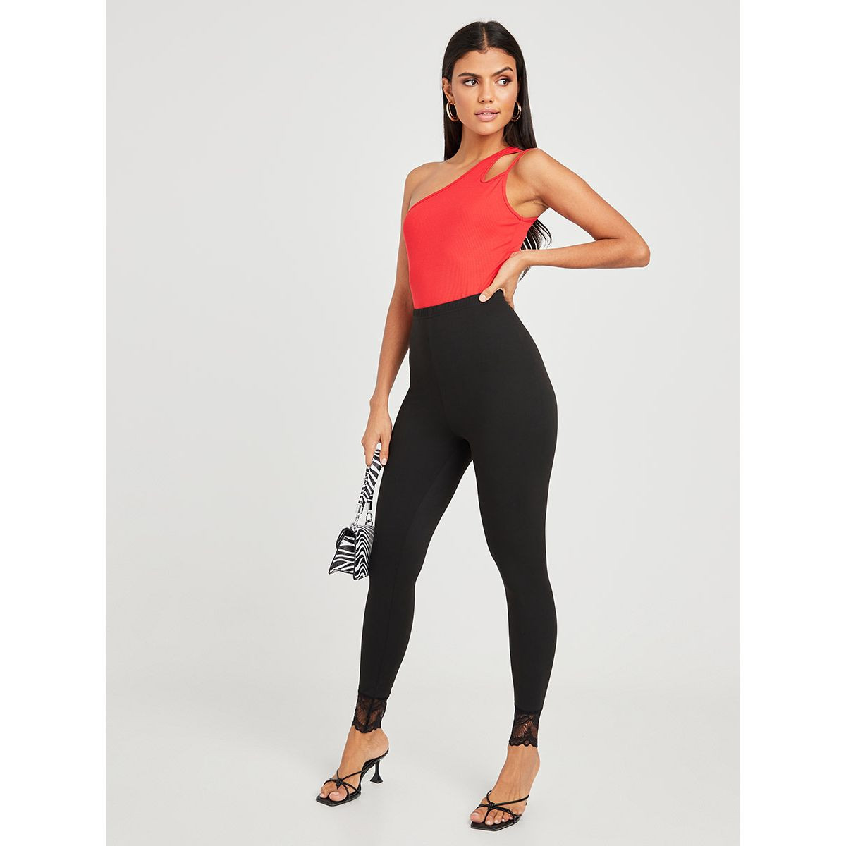 ليقنز بحواف دانتيل من ستايلي-women-clothing-bottoms-leggings-image-2