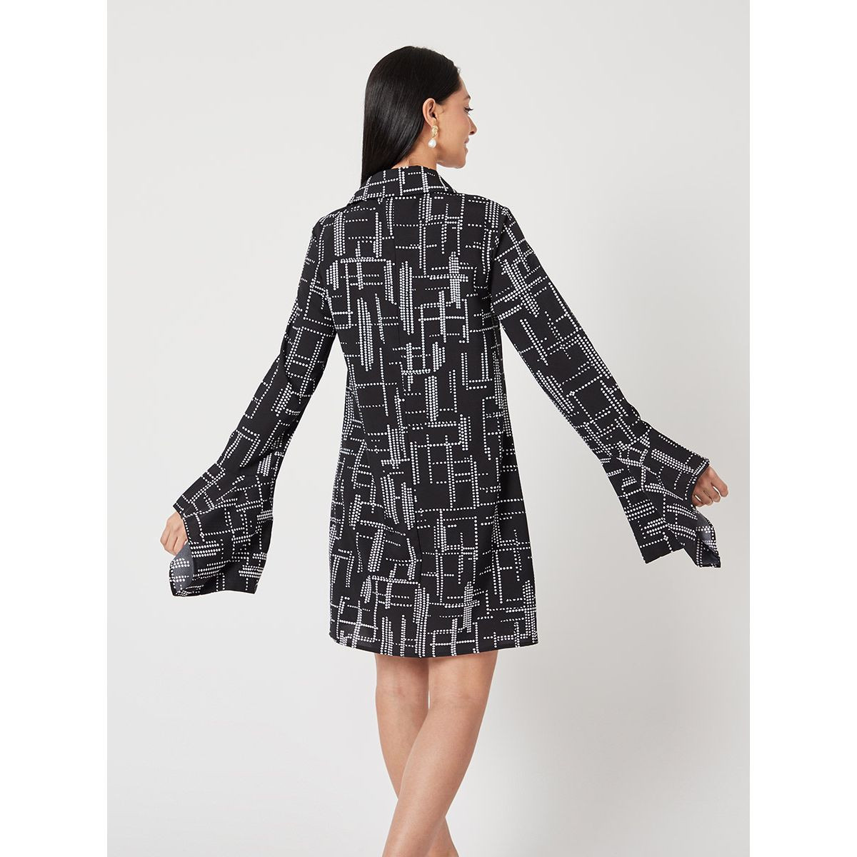 فستان قصير بنمط قميص واكمام طويلة-women-clothing-dresses-image-4