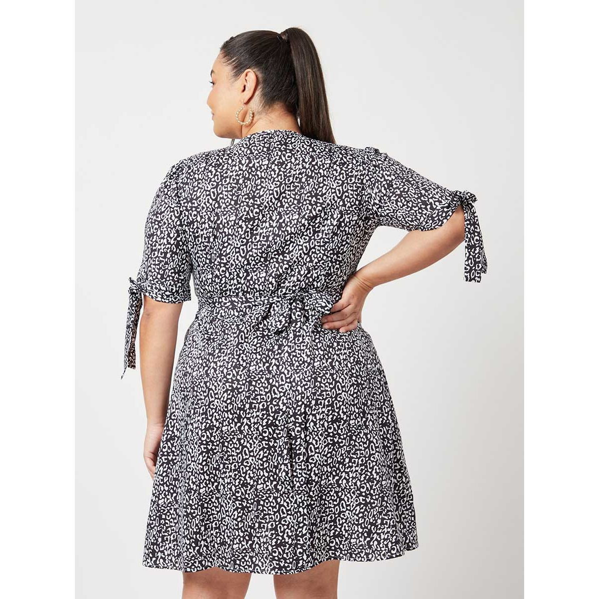 فستان قصير بنمط لف من ستايلي-women-clothing-dresses-image-4