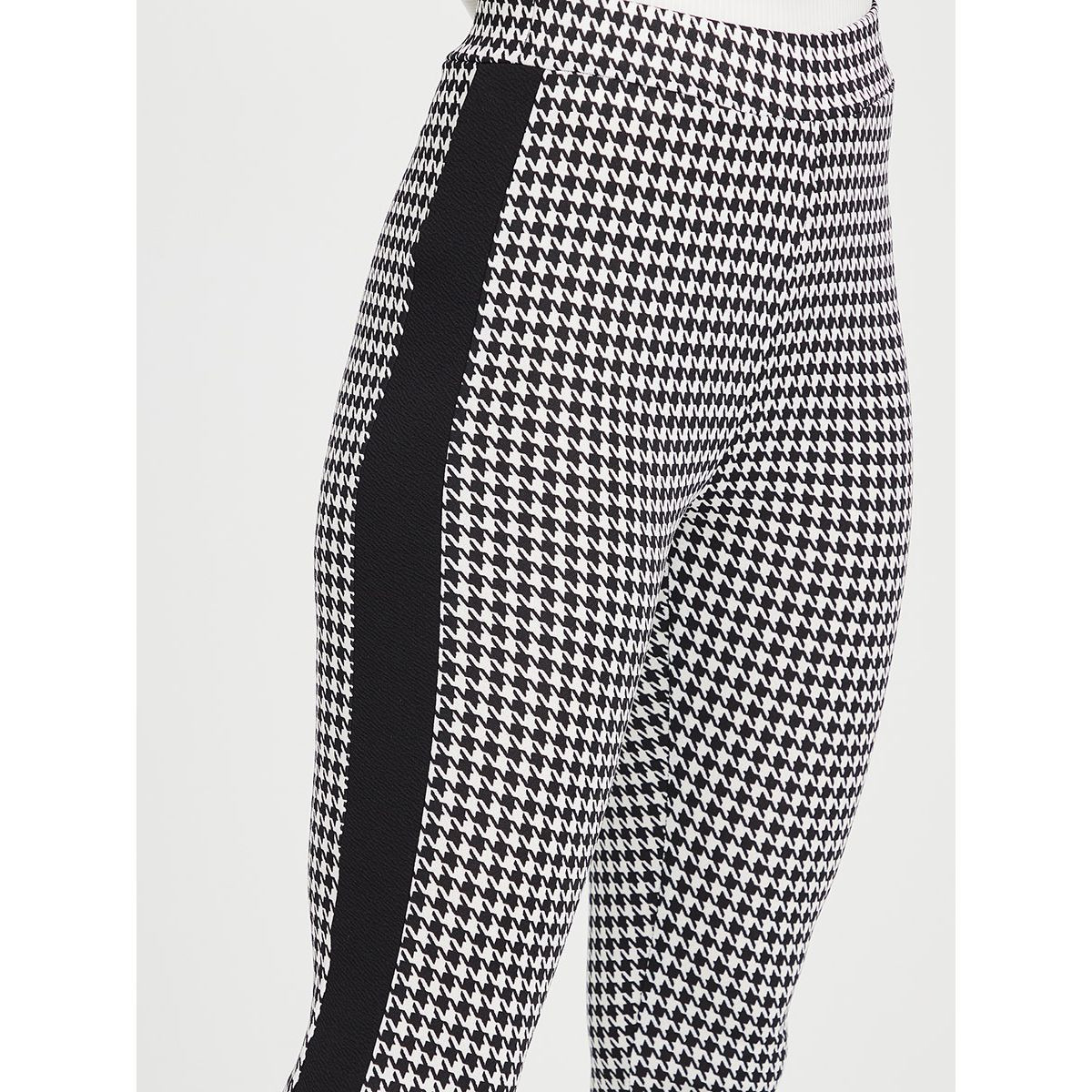 Styli Houndstooth Leggings with Side Stripe Detail-women-clothing-leggings-image-3
