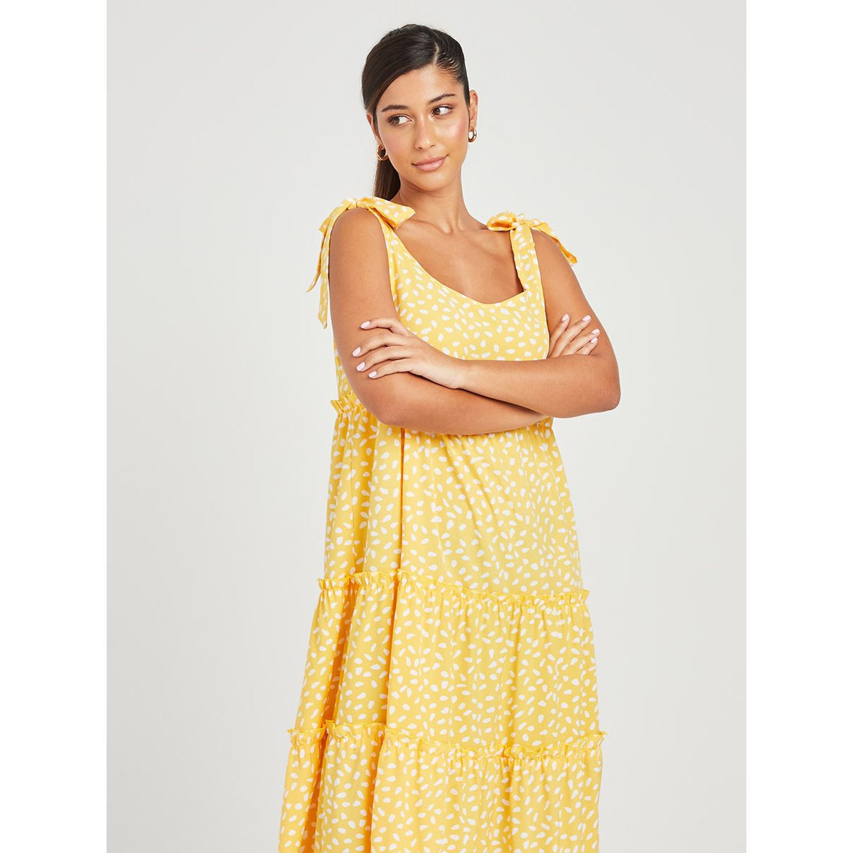 Styli Tie Sleeves Scoop Neck Tiered A-Line Maci Dress-women-clothing-dresses-image-2