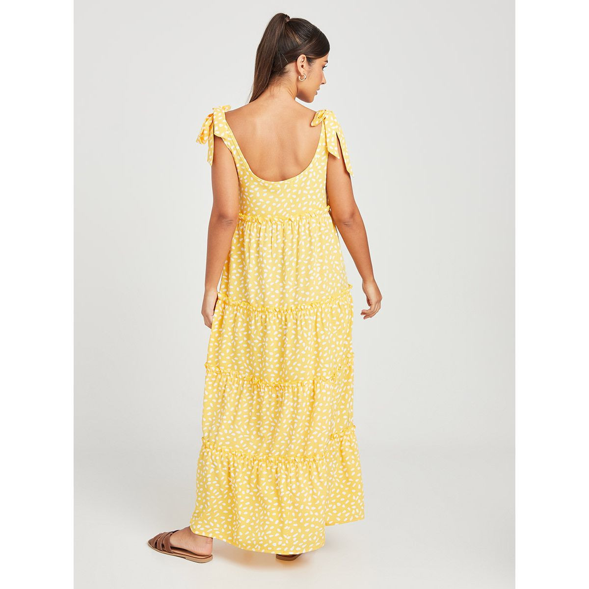 Styli Tie Sleeves Scoop Neck Tiered A-Line Maci Dress-women-clothing-dresses-image-5