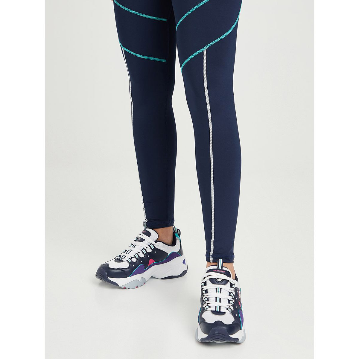 ليقنز مزين بدرزات من كلوزيت-women-clothing-sportswearandactivewear-bottoms-image-4