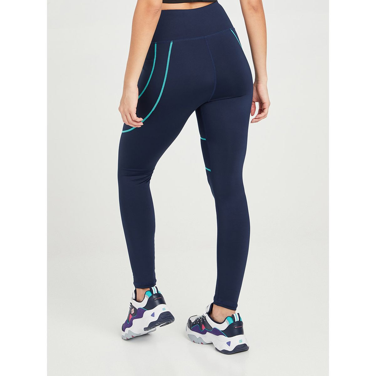 ليقنز مزين بدرزات من كلوزيت-women-clothing-sportswearandactivewear-bottoms-image-5