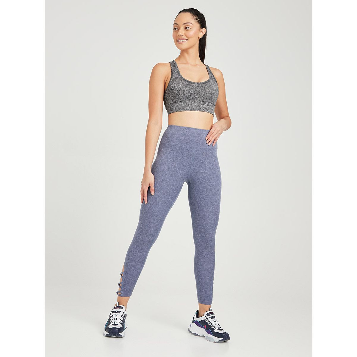 ليقنز رياضي مزين بفتحات من كلوزيت-women-clothing-sportswearandactivewear-bottoms-image-2