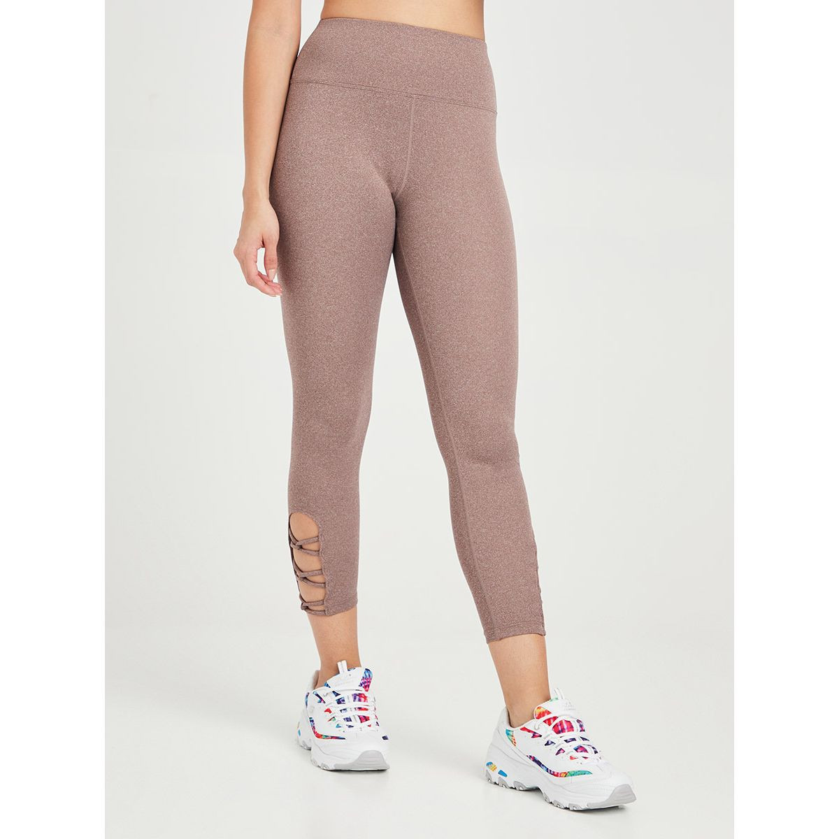 ليقنز رياضي مزين بفتحات من كلوزيت-women-clothing-sportswearandactivewear-bottoms-image-1