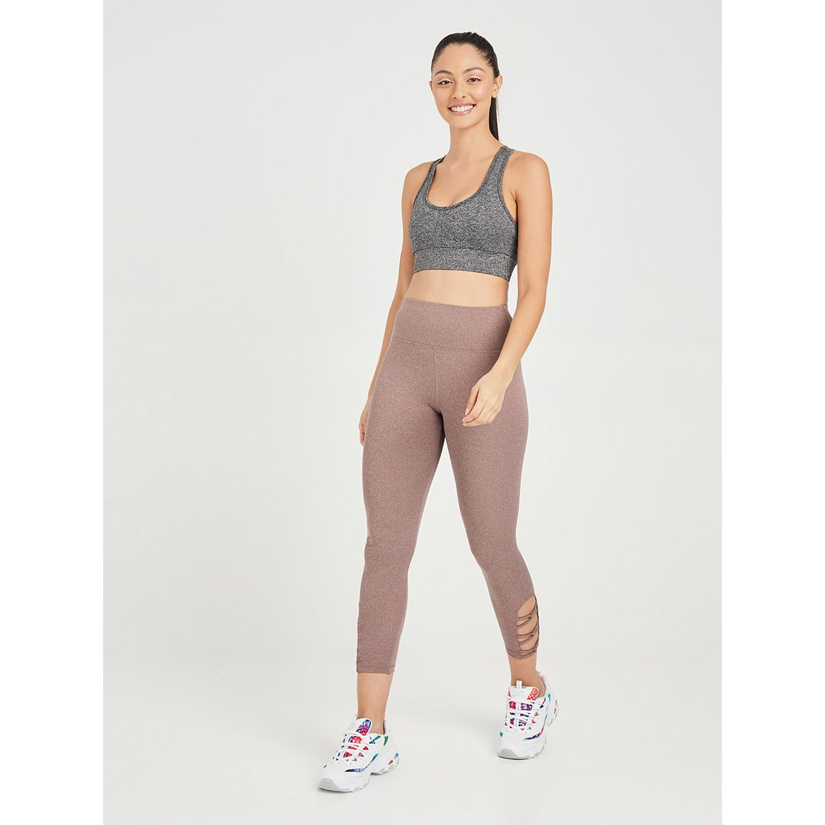 ليقنز رياضي مزين بفتحات من كلوزيت-women-clothing-sportswearandactivewear-bottoms-image-2