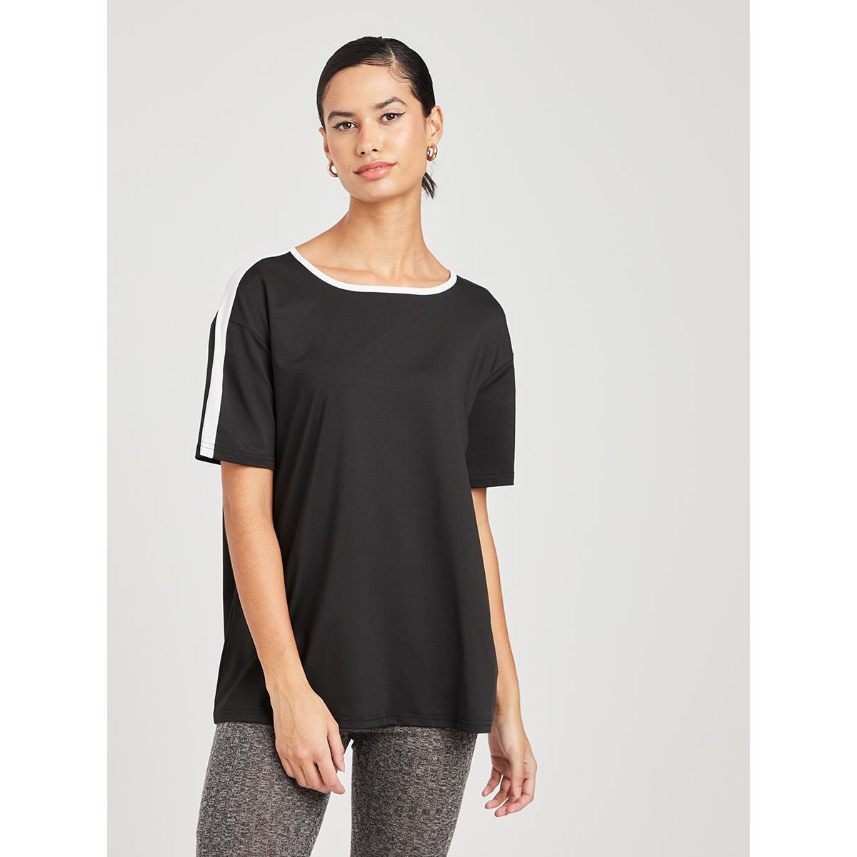 Styli Shoulder Stripe Loose Fit Jersey Active T-shirt-sports-women-clothing-tshirtsandvests-image-1