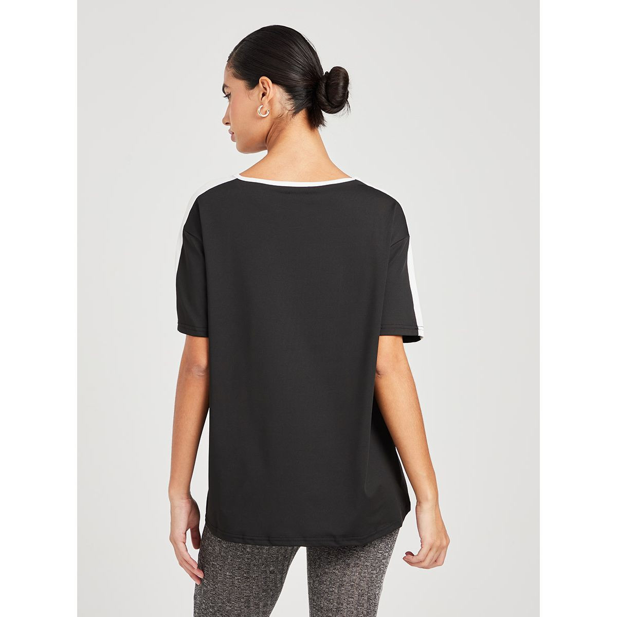 Styli Shoulder Stripe Loose Fit Jersey Active T-shirt-sports-women-clothing-tshirtsandvests-image-4