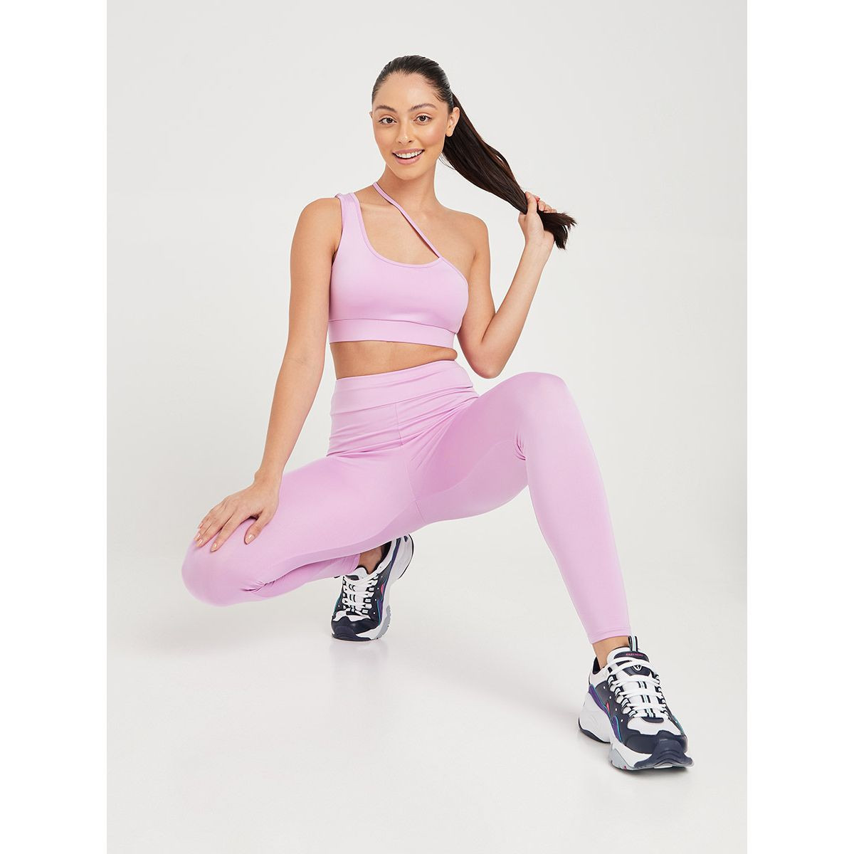 طقم من ( صدرية رياضية + ليقنز رياضي ) من ستايلي-sports-women-clothing-trackpantsandtracksuits-image-1