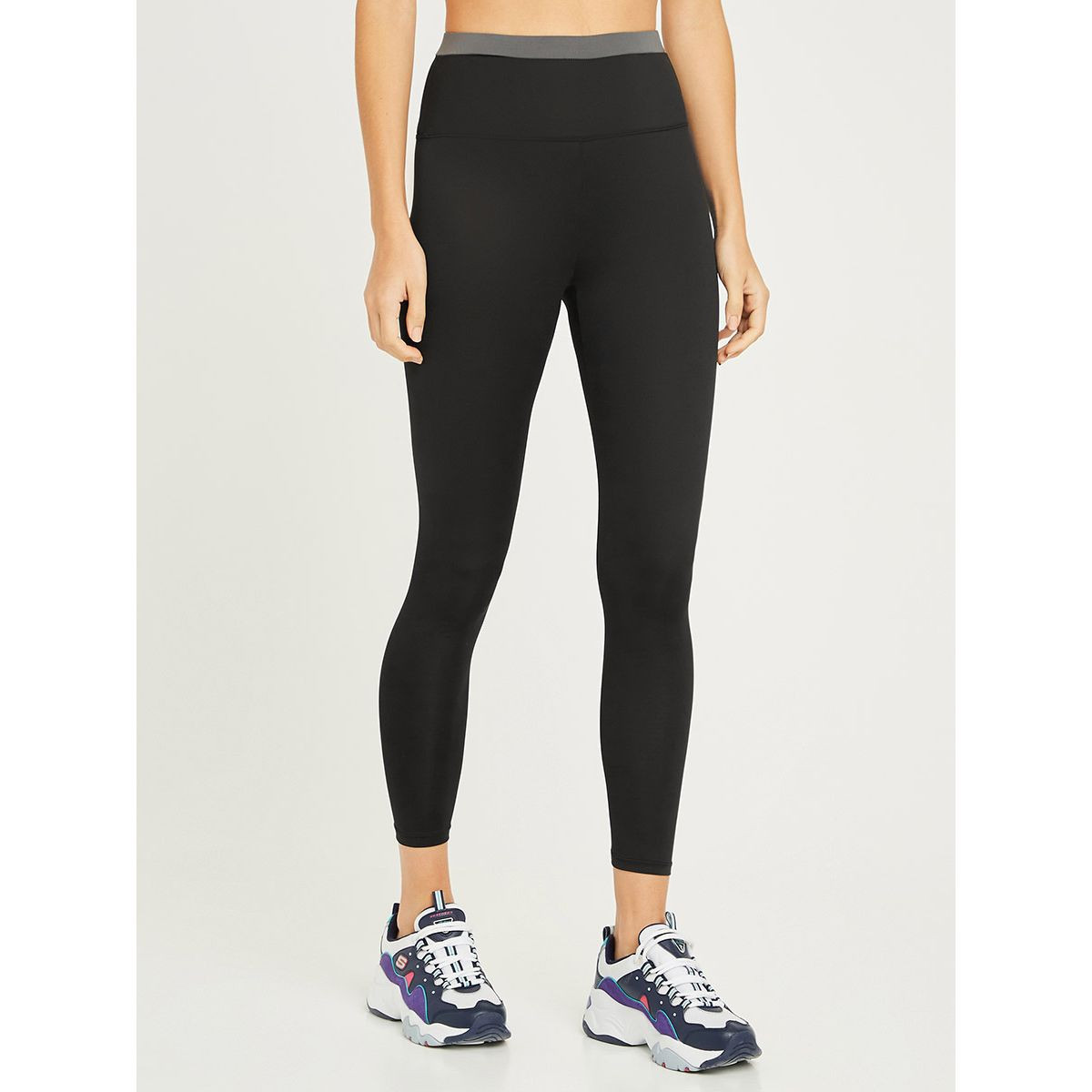 طقم من ( صدرية رياضية + ليقنز ) من ستايلي-sports-women-clothing-trackpantsandtracksuits-image-3