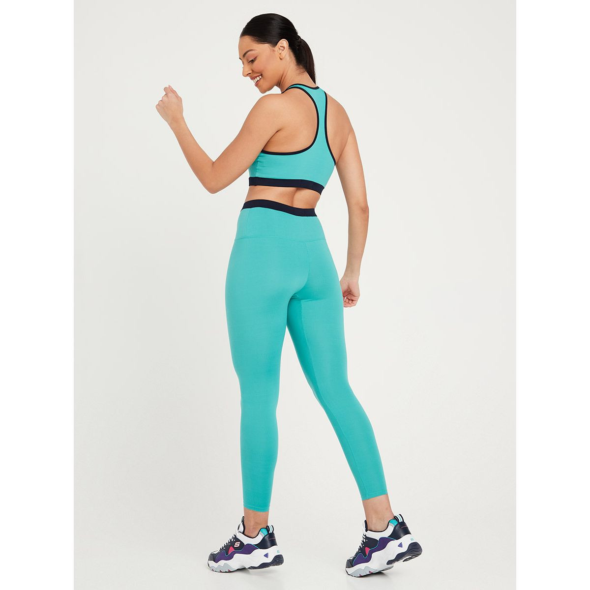 طقم رياضي ( صدرية + ليقنز ) من ستايلي-sports-women-clothing-trackpantsandtracksuits-image-4
