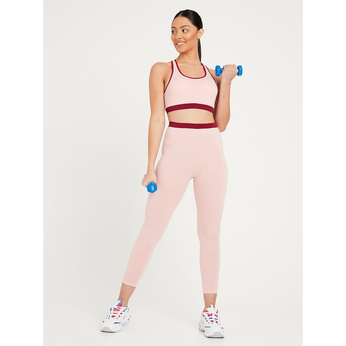 طقم من ( صدرية + ليقنز ) من ستايلي-sports-women-clothing-trackpantsandtracksuits-image-1