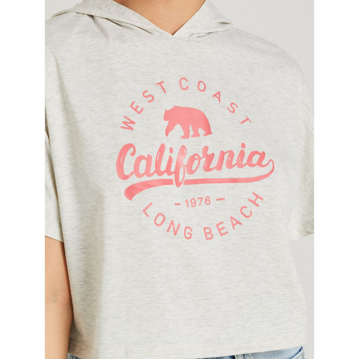 Styli Short Sleeves California Print Boxy Crop T-shirt with Hood-women-clothing-tshirts-image-3