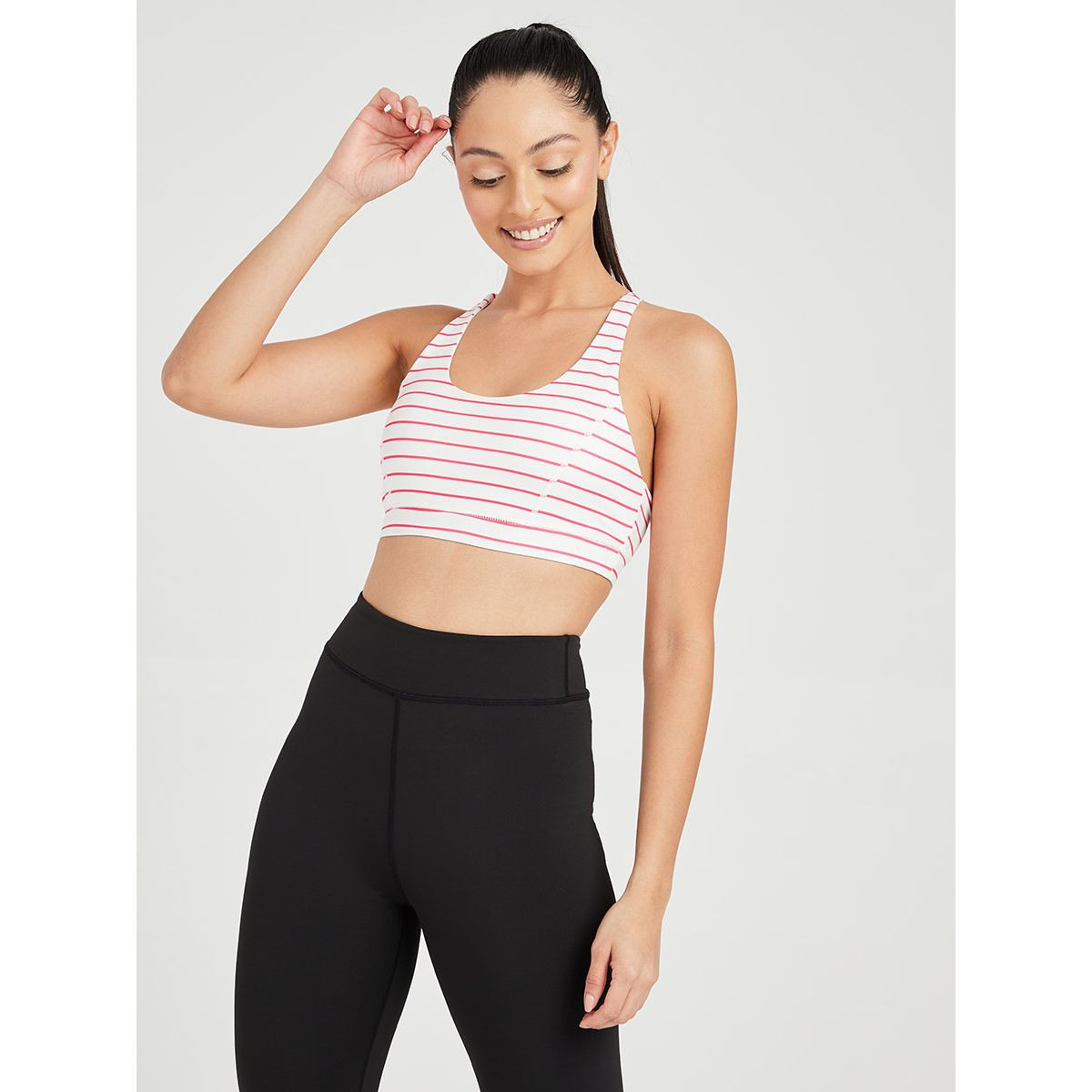 طقم من 3 ( بلوزة + صدرية + ليقنز ) من ستايلي-sports-women-clothing-trackpantsandtracksuits-image-6