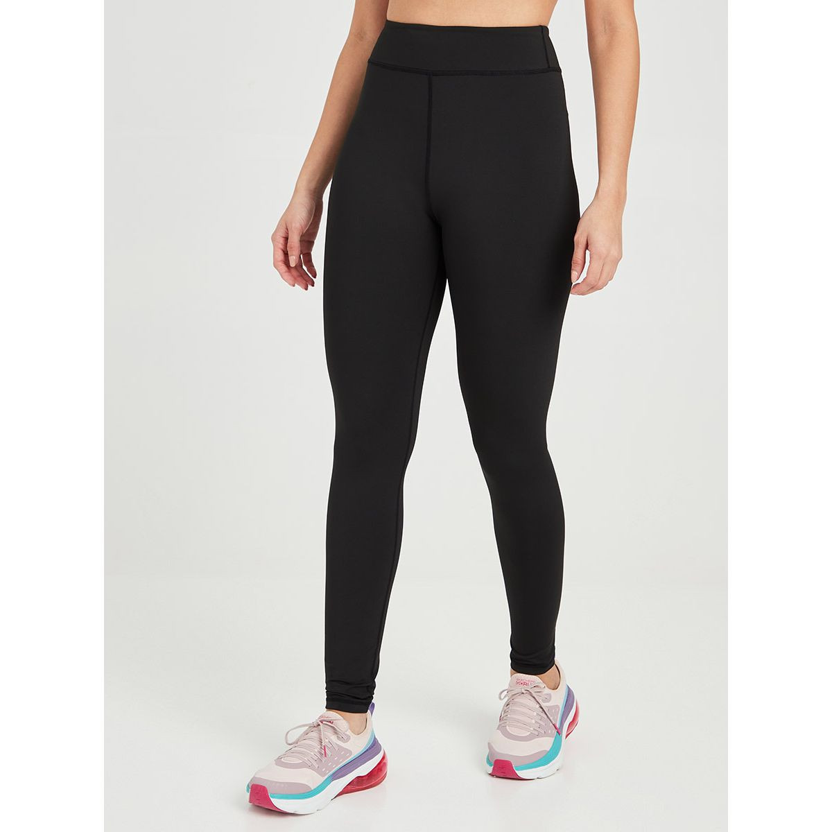 طقم من 3 ( بلوزة + صدرية + ليقنز ) من ستايلي-sports-women-clothing-trackpantsandtracksuits-image-8