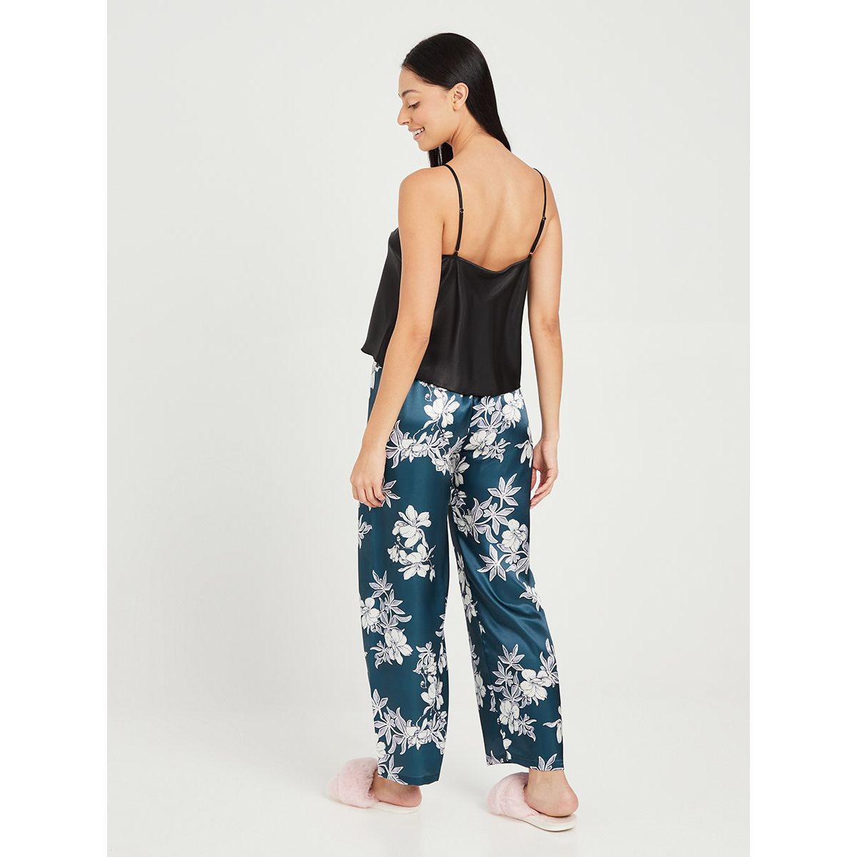 طقم بيجاما ( بلوزة + بنطال ) من ستايلي-women-clothing-nightwear-pyjamas-longsets-image-5