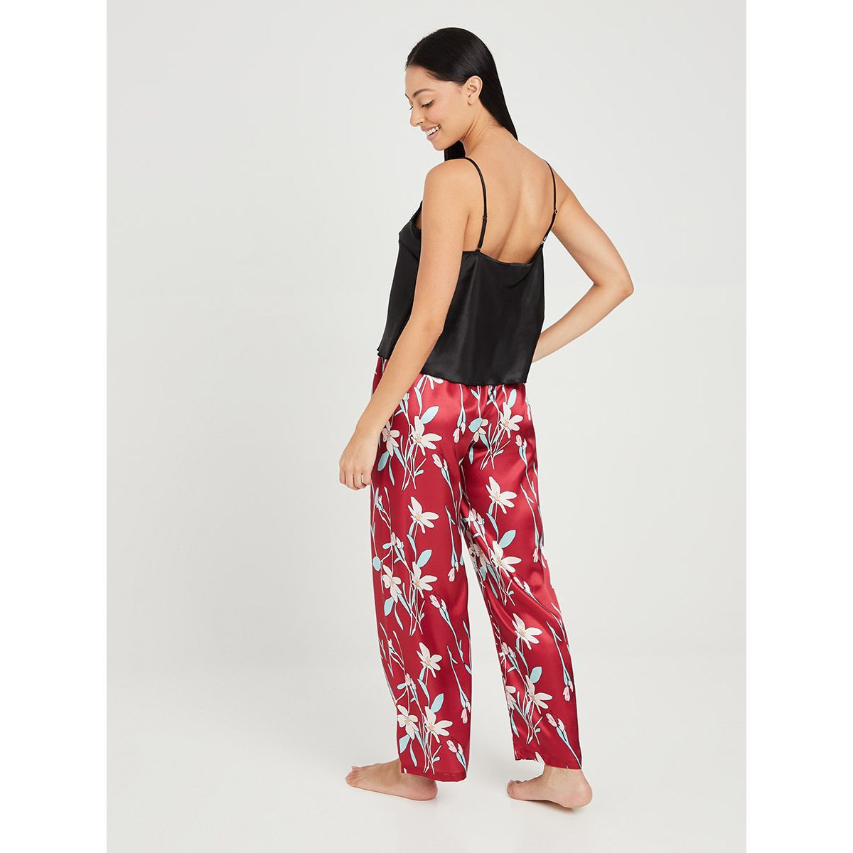 طقم بيجاما ( بلوزة + بنطال ) من ستايلي-women-clothing-nightwear-pyjamas-longsets-image-4