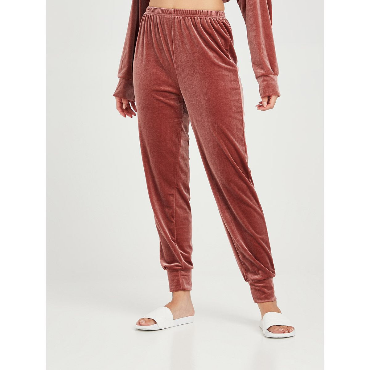Styli Long Sleeves Velvet Hoodie and Jogger Lounge Set-women-clothing-hoodiesandsweatshirts-hoodies-image-5