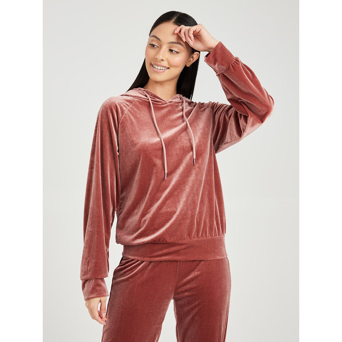 Styli Long Sleeves Velvet Hoodie and Jogger Lounge Set-women-clothing-hoodiesandsweatshirts-hoodies-image-7