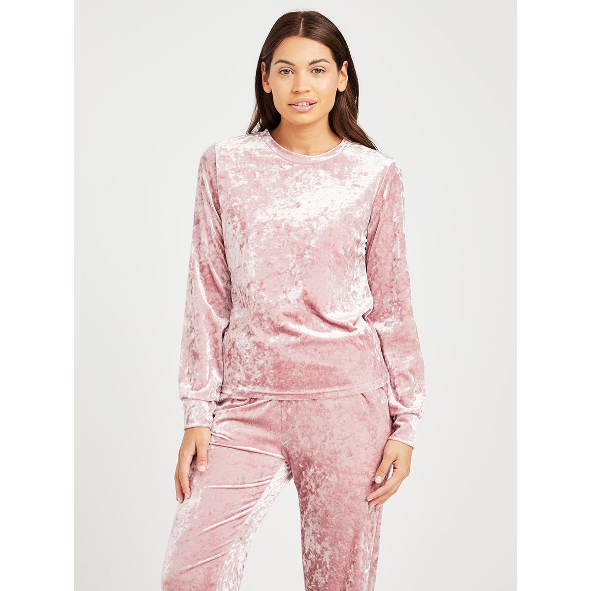 Styli Crushed Velvet Long Sleeves Top and Jogger Lounge Set-women-clothing-bottoms-joggers-image-2
