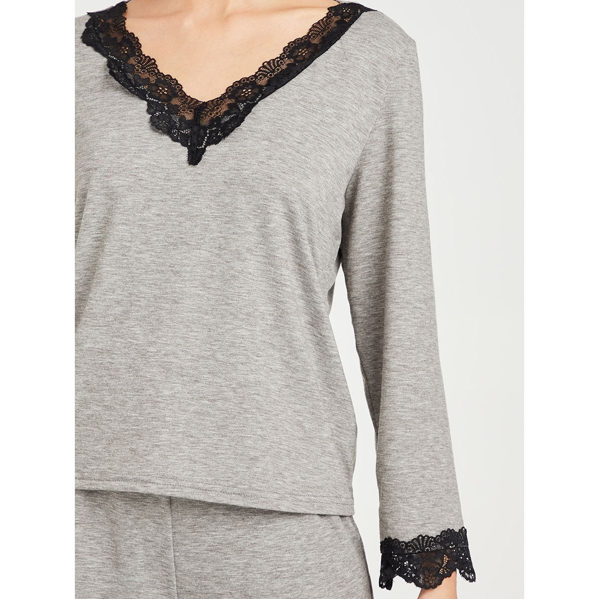 طقم من ( تيشيرت + بنطال ) من ستايلي-women-clothing-nightwear-pyjamas-longsets-image-3