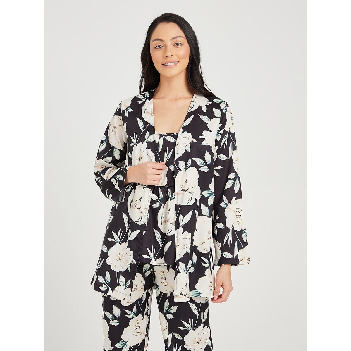 طقم من 3 ( بلوزة + بنطال + روب ) من ستايلي-women-clothing-nightwear-pyjamas-longsets-image-2