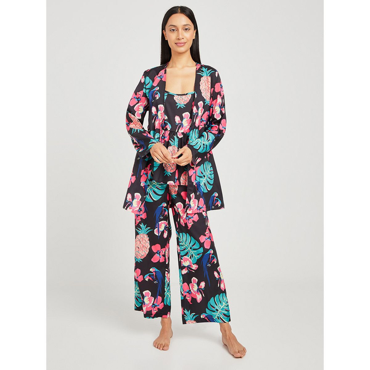 طقم من ( بلوزة + بنطال + روب ) من ستايلي-women-clothing-nightwear-pyjamas-longsets-image-1