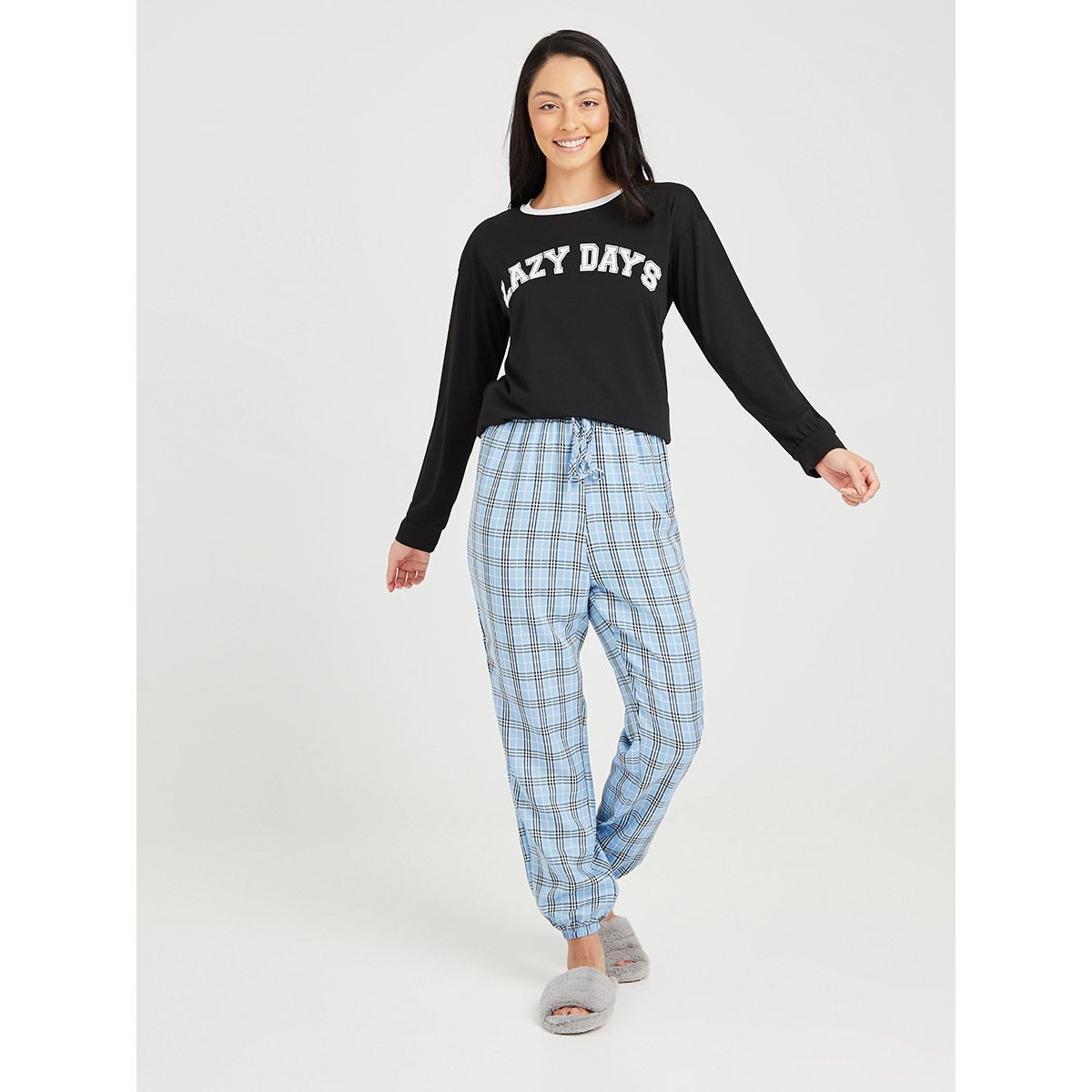 طقم بيجاما من ( تيشيرت + بنطال ) من ستايلي-women-clothing-nightwear-pyjamas-longsets-image-1