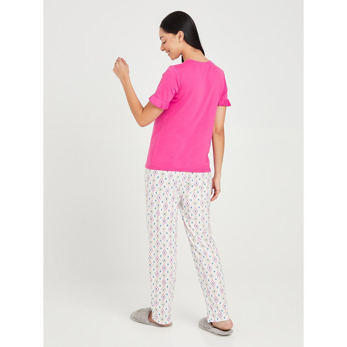 طقم بيجاما ( تيشيرت + بنطال ) من ستايلي-women-clothing-nightwear-pyjamas-longsets-image-4