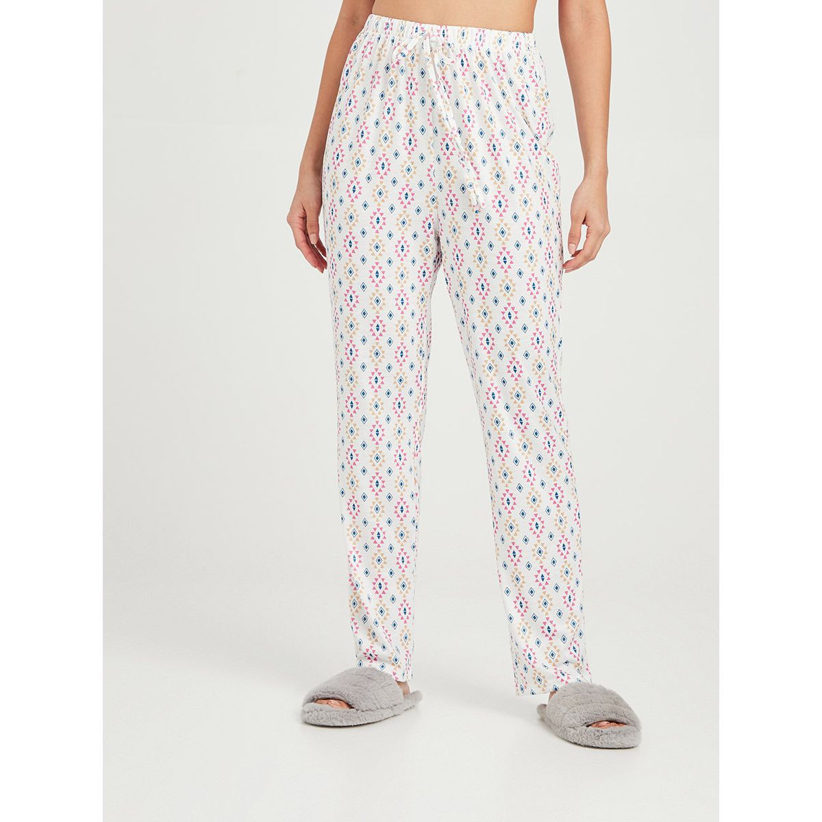 طقم بيجاما ( تيشيرت + بنطال ) من ستايلي-women-clothing-nightwear-pyjamas-longsets-image-5