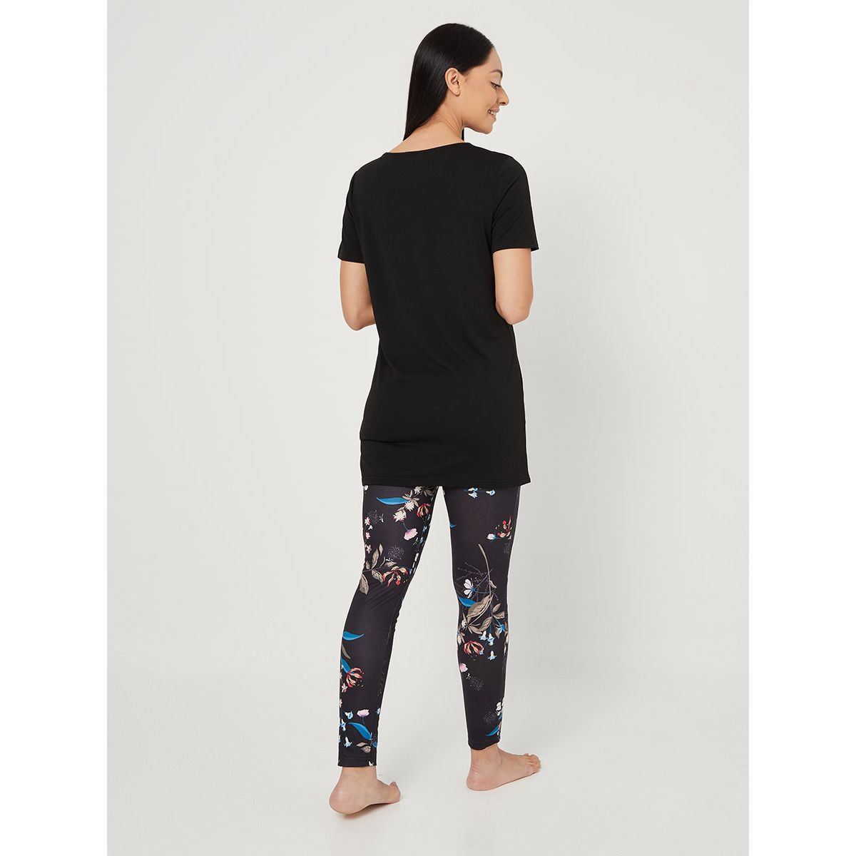 طقم بيجاما ( ليقنز + تيشيرت ) من ستايلي-women-clothing-nightwear-pyjamas-longsets-image-4