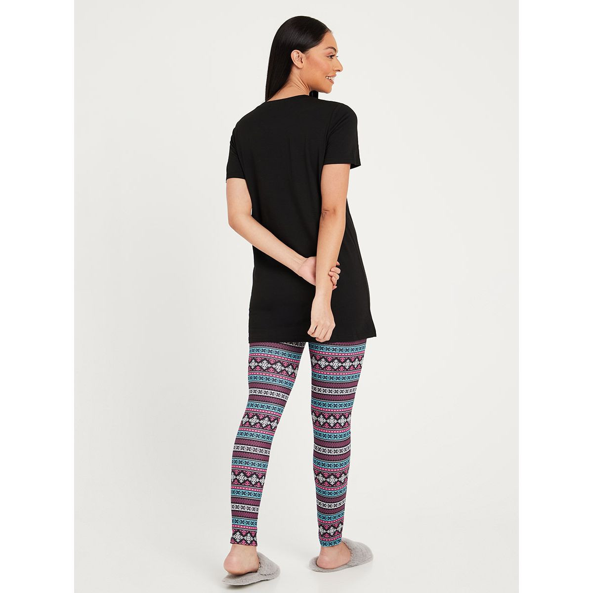 طقم من ( تيشيرت + ليقنز ) من ستايلي-women-clothing-nightwear-pyjamas-longsets-image-5