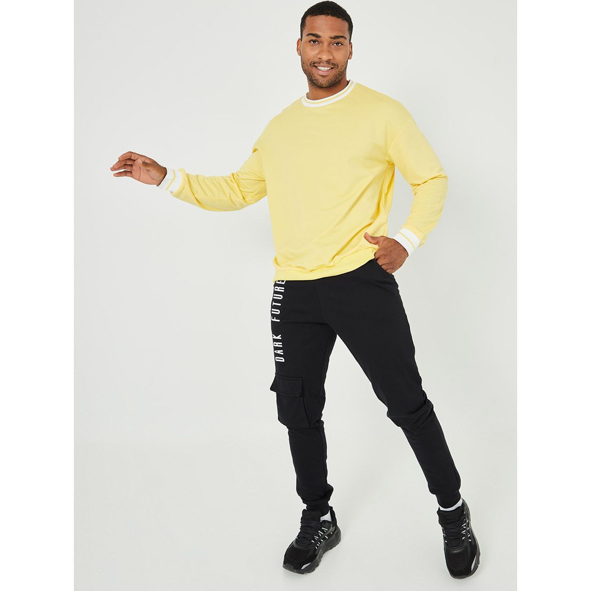 سويت شيرت ساده باكمام طويلة من ستايلي-men-winterwear-hoodiesandsweatshirts-image-2